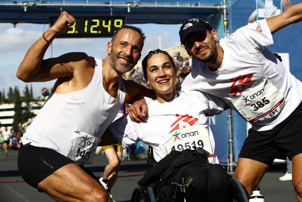 41ος ΑΜΑ: Η μοναδική στιγμή του τερματισμού και η αγαλλίαση της επίτευξης του στόχου runbeat.gr